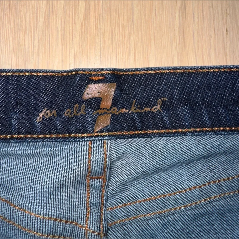 7 For All Mankind Jeans Flare Leg Dark Wash Size 26 - Picture 3 of 6